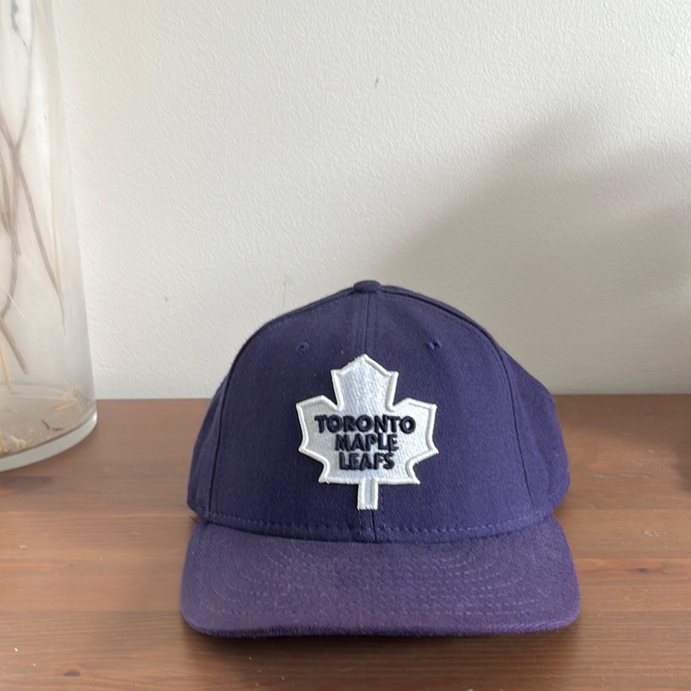 Fitted leafs hat 7 1/8